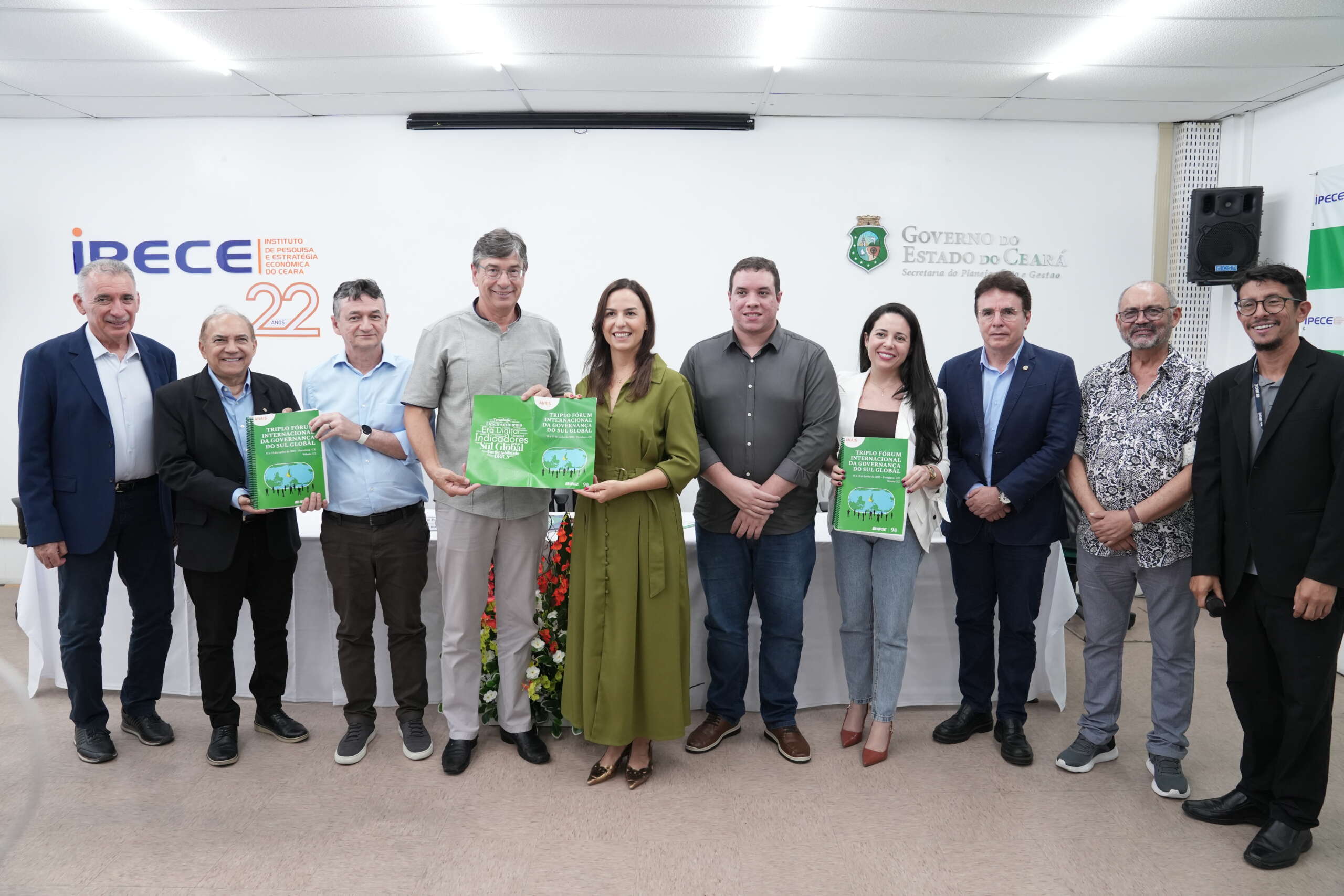 Seplag e IBGE firmam acordo de cooperação técnica