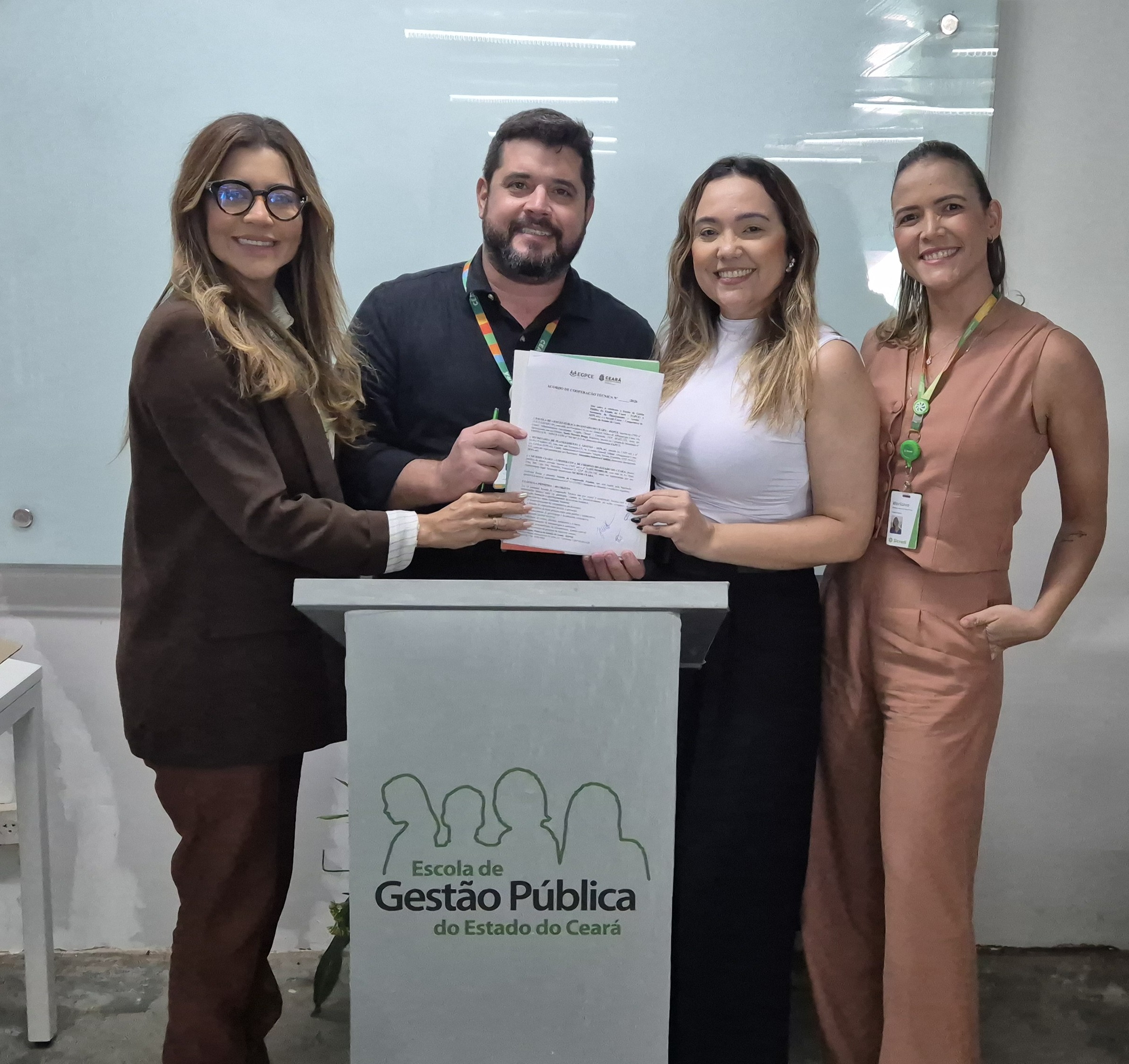 EGPCE e Sicredi Ceará promovem palestra sobre finanças e assinam Acordo de Cooperação Técnica